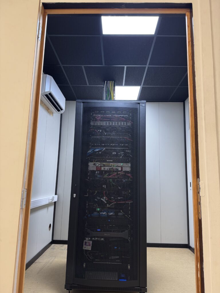 03 nieuw systeemplafond serverlokaal 020125